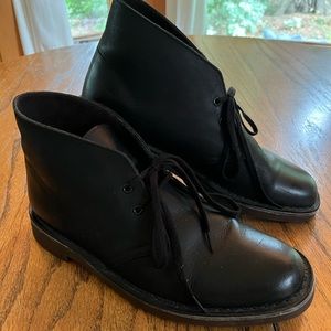 Men’s Black Clarks Bushacre Chukka Boot, Size 7